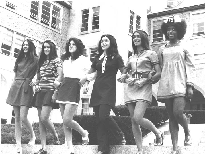 Iconic photo of members of the first class of Fisher women on the steps of Kearney Hall