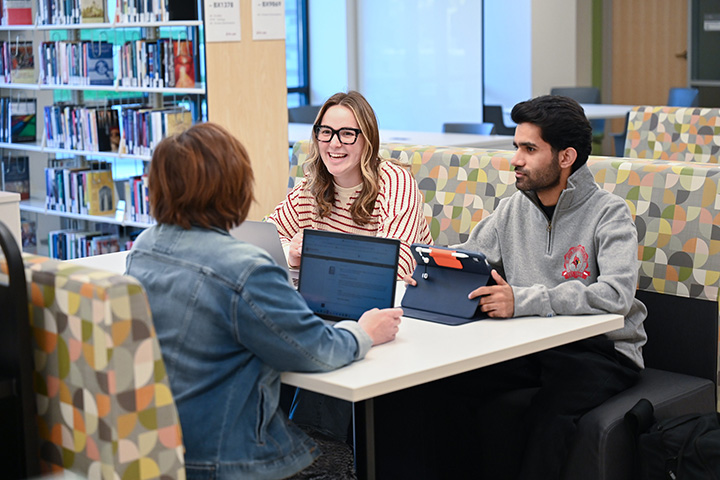 Students meet with a librarian in Lavery Library.