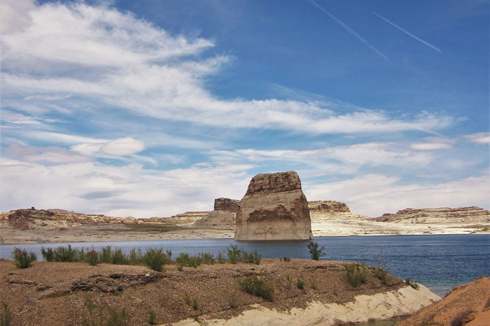 A photo of a mountain landscape.