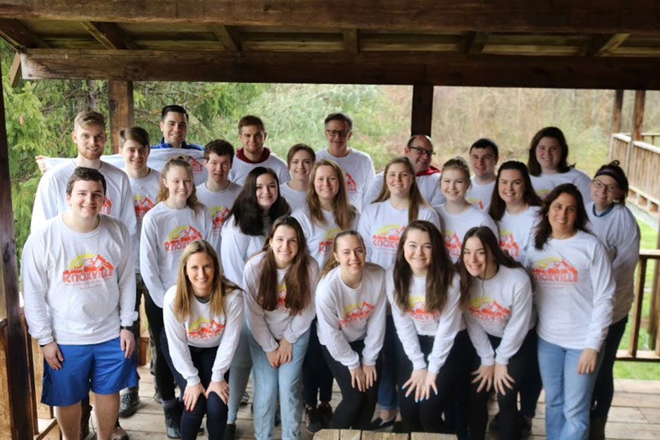 Twenty-one St. John Fisher College students and four staff members served during an alternative spring break trip to Knoxville, Tennessee, through the Office of Campus Ministry.