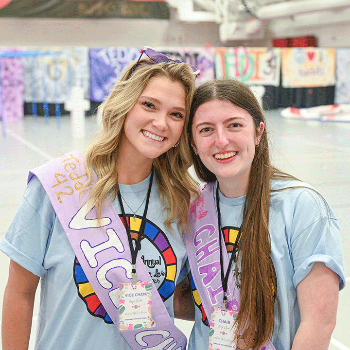 Grayce Trimboli ’25 and Emily Sullivan ’24 at the Teddi Dance for Love.