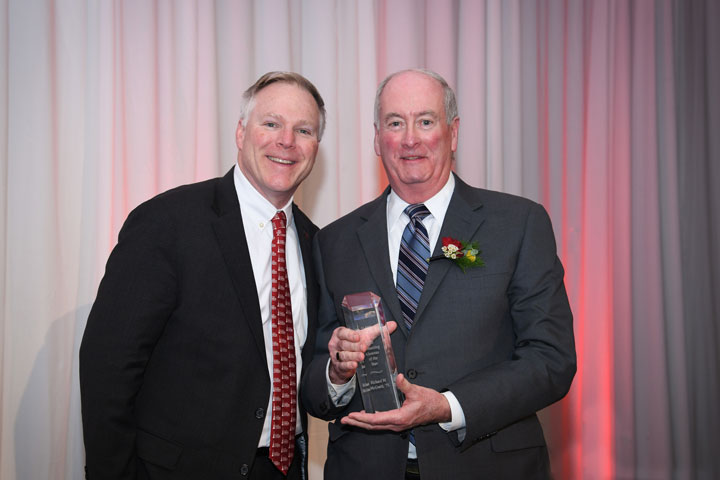 Dean Dan Connolly with Accounting Alumnus of the Year honoree Richard McGrath.