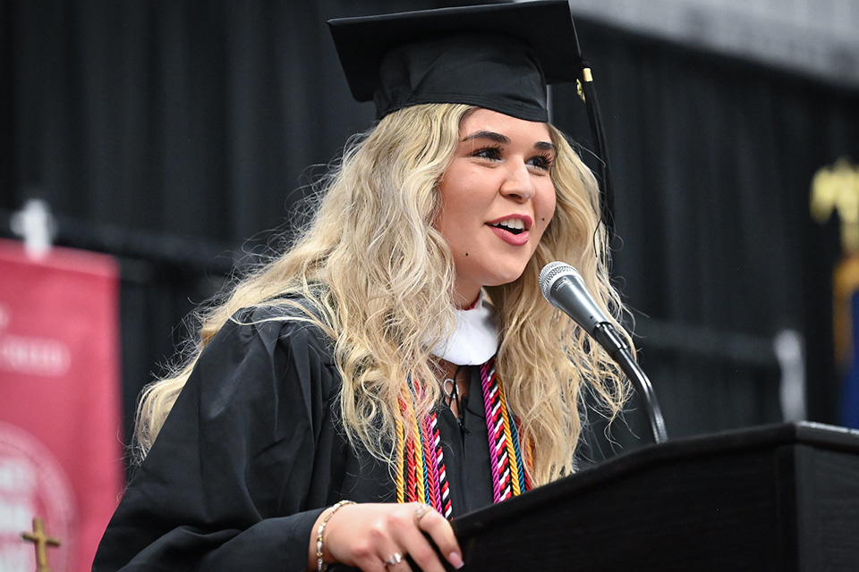 Ceyla Mentis speaks at Commencement.