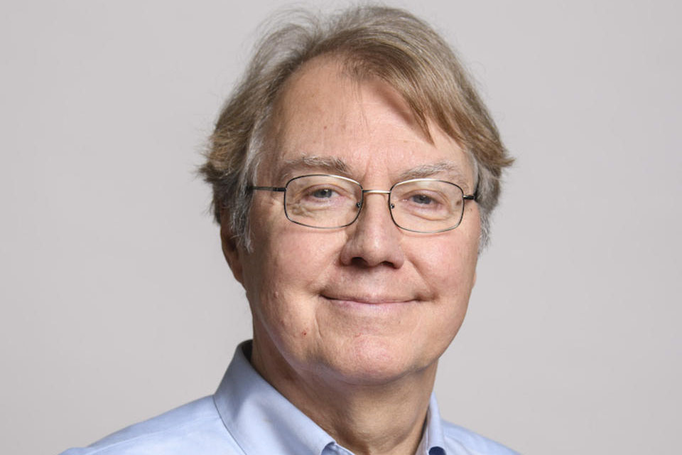 Headshot of Dr. Andrew Knoll