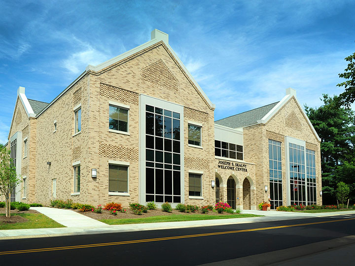 The Skalny Welcome Center, named after Joseph Skalny, long-time friend of Fisher, opened in 2009.