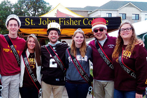 2015 group of students with crowns and sashes