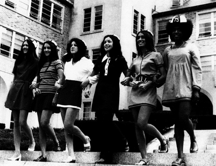 In 1971, the first women students were admitted at Fisher as full-time undergraduates.